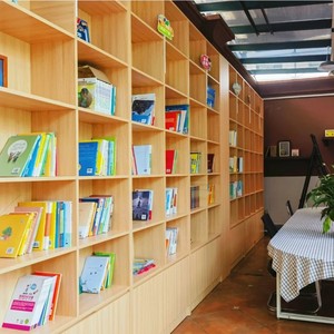 Ultima Libreria Multifunzionale Ecologica di Tendenza con 10+ Ripiani, Capacità Extra-Large, Texture Effetto Legno, Stile Contemporaneo - Product Image 2