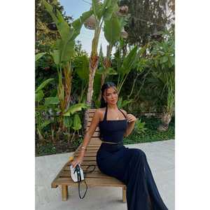 Traje Formal Negro con Falda y Decoración de Botones - Product Image 4