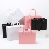 Boîtes cadeaux rigides en forme de sac à main avec fermeture magnétique et poignées pour emballages de cosmétiques, bijoux et boutiques
