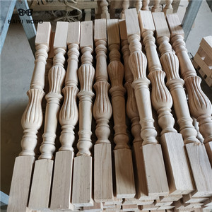 عمود درابزين سلالم منحوت يدويًا من الخشب الصلب بتصميم عتيق - Product Image 1