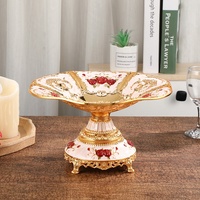 Petite assiette décorative en alliage de zinc en forme de liane de rose, style luxe léger, électroplaquée, pour table de café d'hôtel, décoration de snacks et pâtisseries