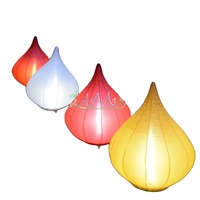 Ballon gonflable lumineux LED coloré en forme de goutte d'eau, modèle d'ail avec roues pour la publicité en fête et en cour