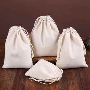 ถุงของขวัญผ้าแคนวาสธรรมชาติรีไซเคิลได้พร้อมโลโก้สั่งทำพิเศษสำหรับรองเท้า เสื้อผ้า และถุงเท้า - Product Image 1