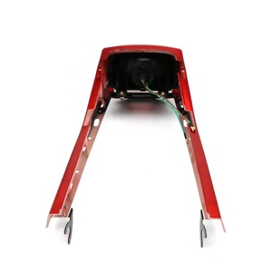 Compra caliente accesorios <span class=keywords><strong>de</strong></span> motocicleta cubierta lateral Personalización <span class=keywords><strong>de</strong></span> fábrica <span class=keywords><strong>caballo</strong></span> venta al por mayor conjunto <span class=keywords><strong>de</strong></span> capó trasero con luz trasera - Product Image 3