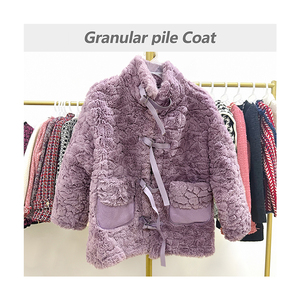 Queue d'hiver courte originale pour femmes, vente en gros <span class=keywords><strong>de</strong></span> produits d'occasion à prix réduit, vêtements décontractés en fourrure épaissie en polaire à grain pour femmes - Product Image 2