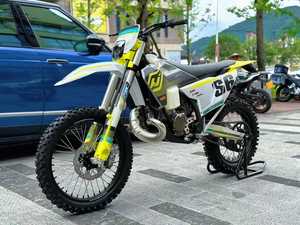 รถมอเตอร์ไซค์วิบาก EU Hengjian S6-MT250 PRO รุ่น 2 จังหวะ เครื่องยนต์สองจังหวะ ระบายความร้อนด้วยน้ำ ระดับไฮเอนด์ ความเร็วสูงสุด 140 กม./ชม. - Product Image 4