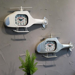 Orologio <span class=keywords><strong>da</strong></span> <span class=keywords><strong>parete</strong></span> in ferro con elicottero retrò in stile americano creativo - Product Image 3