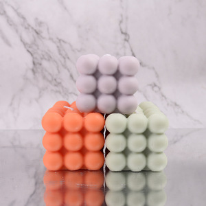Velas Aromáticas Personalizadas con Forma de Cubo de Rubik, Fragancia Floral, Regalo de Cumpleaños, Decoración Moderna, Adorno de Vela Hecha a Mano - Product Image 1