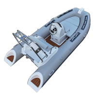 Bateau pneumatique semi-rigide (RIB) sportif de 13 pieds en Hypalon/PVC avec coque en fibre de verre, pont solaire, stable, prêt à la dérive, pour 7 personnes