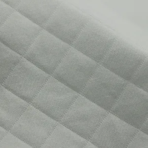 Gebreide Inslag Jacquard Scuba Quilt Doek 100 Polyester Witte Ruit 3d Air Layer Jacquard Scuba Quilt Stof Voor Kleding Gezichtsmasker