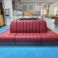Ensemble de mobilier de café et d'hôtel avec dossier haut, banquette de restaurant en cuir rouge