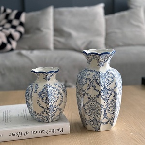 Florero de cerámica de porcelana azul y blanca pintado a mano, decoración de entrada de restaurante, arreglo de flores de peonía de estilo chino Retro - Product Image 1
