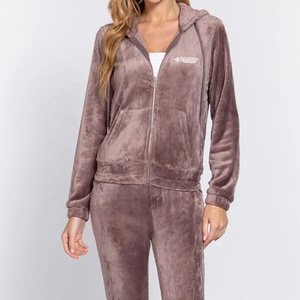 Ensemble de survêtement deux pièces en velours pour femmes, fabriqués à partir de matériaux de la plus haute qualité, survêtement pour femmes pour Offre Spéciale - Product Image 3