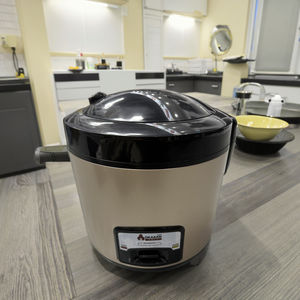 Cuiseur à riz électrique domestique intelligent de 5 litres avec boîtier en plastique pour garder la chaleur automatique Bouton de commande mécanique comprenant une tasse à mesurer - Product Image 5