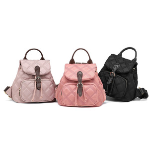 Sac à dos décontracté d'été léger pour femme, grande capacité, à rabat et cordon de serrage, en nylon matelassé style Oxford avec garnitures en cuir, style vintage - Product Image 5