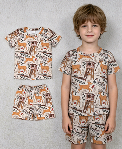 Ensemble 2 pièces T-shirt et short camouflage imprimé élan pour bébé garçon, collection décontractée d'été, prêt à expédier (RTS), vêtements assortis pour frères - Product Image 3