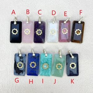 Pendentif artisanal en pierres précieuses de forme rectangulaire, œil de tigre naturel, améthyste, lapis-lazuli, avec breloque fleur, pour collier DIY - Product Image 1