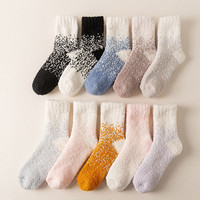 Chaussettes en polaire corail personnalisées avec logo pour femmes, chaudes et douces, vente en gros pour les marques de boutiques, les promotions de détail et les magasins de cadeaux