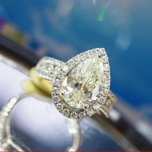 Anello con Zircone a Goccia, Gioiello Elegante da Donna per Fidanzamento e Anniversario, Anello Minimalista per Uso Quotidiano - Product Image 4