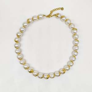 Collar de Moda con Cuentas, Acero Inoxidable 316L, Baño de Oro PVD, Diseño de Perlas Sostenibles y Resistentes - Product Image 1