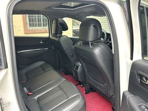 <span class=keywords><strong>Voiture</strong></span> d'occasion pas chère, SUV français <span class=keywords><strong>Peugeot</strong></span> <span class=keywords><strong>3008</strong></span> 1.6T 6AT LHD 163HP 240Nm avec affichage tête haute (HUD) et toit panoramique – Véhicule d'occasion fiable pour l'exportation - Product Image 3