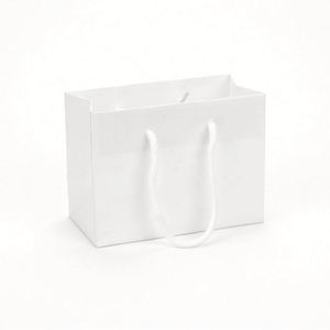 ถุงของขวัญบรรจุภัณฑ์ริบบิ้นเสื้อผ้ารีไซเคิลแบบขายส่งสั่งทำได้ ถุงกระดาษโลโก้สั่งทำสุดหรู - Product Image 3