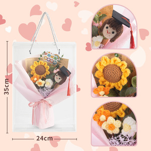 Ramo de Flores Tejidas a Crochet para Graduación 2026, Flores Hechas a Mano con Muñeca de Graduación Doctoral, Regalo para Amigos y Compañeros de Clase - Product Image 4