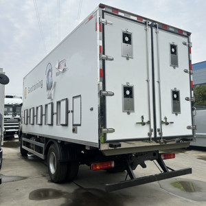 Camion frigorifique Foton 6,8 m pour le transport de poussins d'un jour - Contrôle précis de la température et système de ventilation - Product Image 3