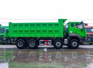Camion benne Howo 8x4 NX robuste 371HP, remis à neuf pour l'exploitation minière et la construction - Product Image 3
