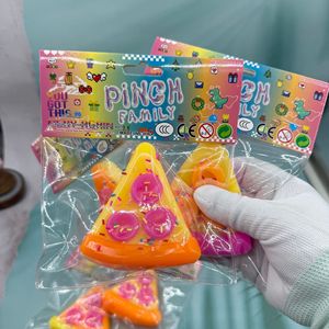 Juguete Antiestrés de Pizza, Mini Juguete Sensorial Blandito al por Mayor - Product Image 1