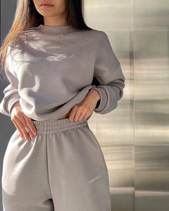 RUIQUWIN ขายส่งเสื้อฮู้ดดี้แบบกำหนดเองได้ ระบายอากาศได้ดี น้ำหนักมาก แฟชั่นฤดูใบไม้ร่วง ชุดลำลองสำหรับผู้หญิง แบบสองด้านใส่ได้ เป็นมิตรกับสิ่งแวดล้อม - Product Image 2