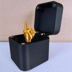 Caja de Regalo Sorpresa con Dedo Medio, Juego de Regalo Novedoso, Broma de Mano, Regalo Sorpresa con Dedo Medio en una Caja - Product Image 2