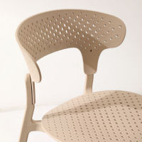 Chaise de salle à manger d'extérieur en résine plastique beige avec dossier perforé, prix d'usine en gros pour restaurant et jardin