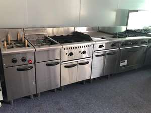 Fornello a gas professionale a 6 fuochi in acciaio inox di alta qualità per ristoranti e hotel, con forno. - Product Image 5