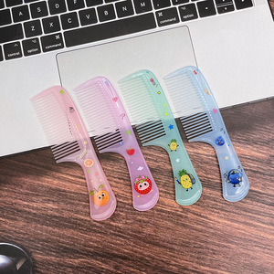 Al por mayor: Cepillo pequeño para el pelo, mini peines de dientes suaves para flequillo infantil, peines de cola de caballo portátiles y bonitos, juego de peines transparentes blancos - Product Image 2