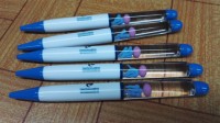 Meilleure vente de haute qualité 1.0mm Logo personnalisé impression stylo flottant sperme oeuf flotteur liquide stylo à bille en plastique Durable