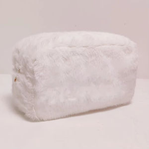 Organizzatore per Articoli da Toeletta Invernale Personalizzato per Donne, Pochette da Viaggio con Cerniera in Peluche, Borsa per il Trucco in Pelliccia <span class=keywords><strong>Cosmica</strong></span>, Ampia Borsa Portaoggetti Accogliente - Product Image 3