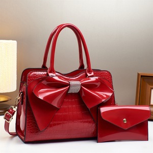 Ensemble de 2 pièces Sac à main en cuir PU brillant avec nœud Sac fourre-tout pour femmes Grand sac à bandoulière 2 en 1 Cadeau pour dame - Product Image 1