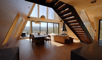 Maison triangulaire en verre panoramique sur mesure |   Cabane préfabriquée moderne en forme de A pour station balnéaire en montagne et en forêt |   Villa modulaire à installation rapide