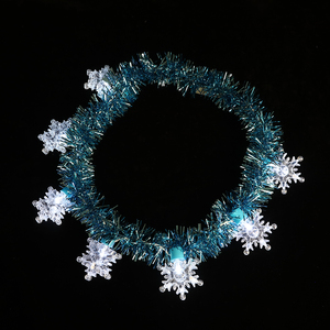 Collier de fête fantaisie lumineux dans le noir, 7 LED, durable, motifs canne à sucre, flocon de neige, sapin de Noël, à piles, pour les fêtes - Product Image 5