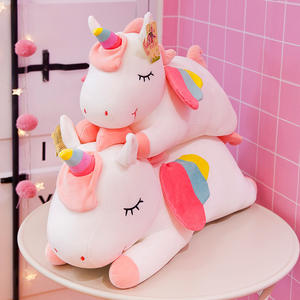 Ange arc-en-ciel Licorne Grand jouet en peluche Couette transfrontalière avec remplissage en coton PP Type d'ours Oreiller de couchage Cadeau en gros - Product Image 3