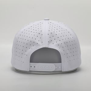 Casquette de baseball sportive OEM personnalisée à 5 panneaux, haute qualité, résistante à l'eau, perforée au laser, avec patch PVC - Product Image 5