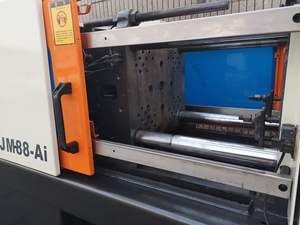 Machine de moulage par injection Chen Hsong JM-88Ai en bon état, petite machine d'injection de 88 tonnes, disponible à la <span class=keywords><strong>vente</strong></span> immédiate - Product Image 2