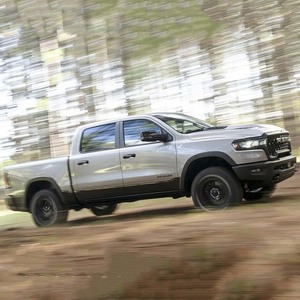 2014 <span class=keywords><strong>Dodge</strong></span> <span class=keywords><strong>Ram</strong></span> Trucks <span class=keywords><strong>1500</strong></span> Laramie Longhorn 5.7L automatique US Spec sièges en cuir camionnette d'occasion essence véhicules d'occasion - Product Image 4