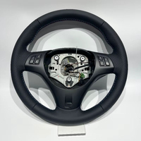 Volant en cuir premium confortable à trois branches avec revêtement en daim lisse pour restylage intérieur automobile - Vente flash