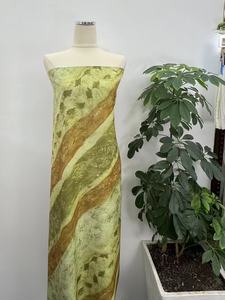 Tela de satén de estilo bohemio étnico 100% poliéster rayas inclinadas impresas imitación-cobre-amoníaco-piel de melocotón Popular <span class=keywords><strong>para</strong></span> ropa de dormir - Product Image 2