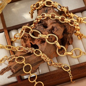 Pulsera de Cadena de Eslabones Chapada en Oro de 18K con PVD de Acero Inoxidable para Mujer, Varios Diseños |   A la moda, impermeable e hipoalergénico - Product Image 3