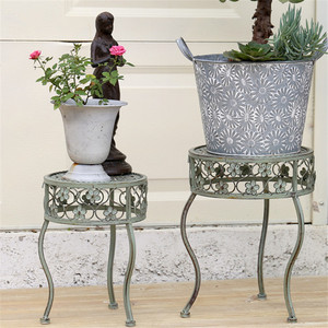Ensemble de deux tabourets floraux rétro de style européen, support de <span class=keywords><strong>plantes</strong></span> en pot de type lierre vert, combinaison vieillie <span class=keywords><strong>pour</strong></span> <span class=keywords><strong>d</strong></span>écoration de niveaux <span class=keywords><strong>d</strong></span>'<span class=keywords><strong>escalier</strong></span> - Product Image 2
