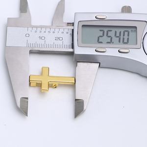 เข็มกลัดรูปไม้กางเขนสีทองสำหรับชาวคริสต์ - Product Image 3