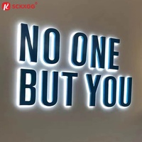 Letras de Canal con Retroiluminación LED y Logotipo Metálico 3D Personalizado en Oro para Decoración de Interiores de Tiendas de Marca de Lujo